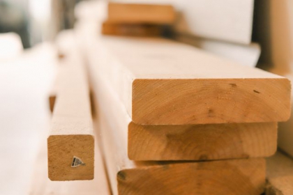 Jak konserwować drewno klejone?